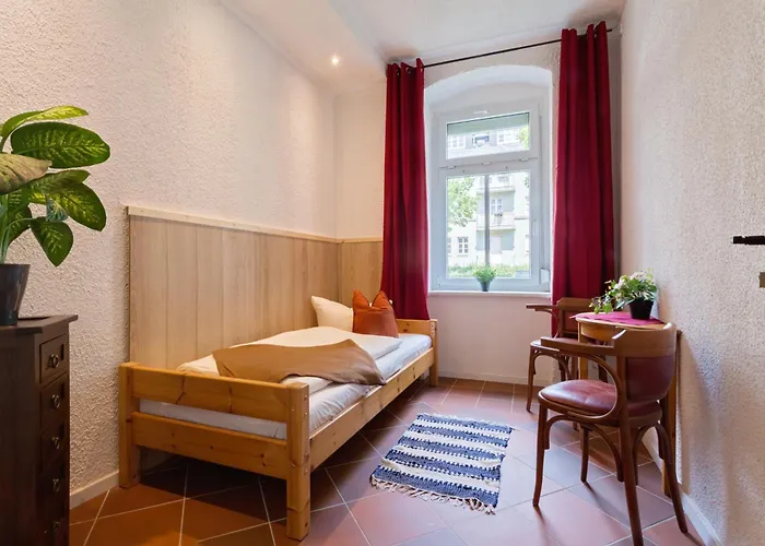 Gaestezimmer I Einzelzimmer Mit Gemeinschaftsbad Und Gemeinschaftskueche Chemnitz